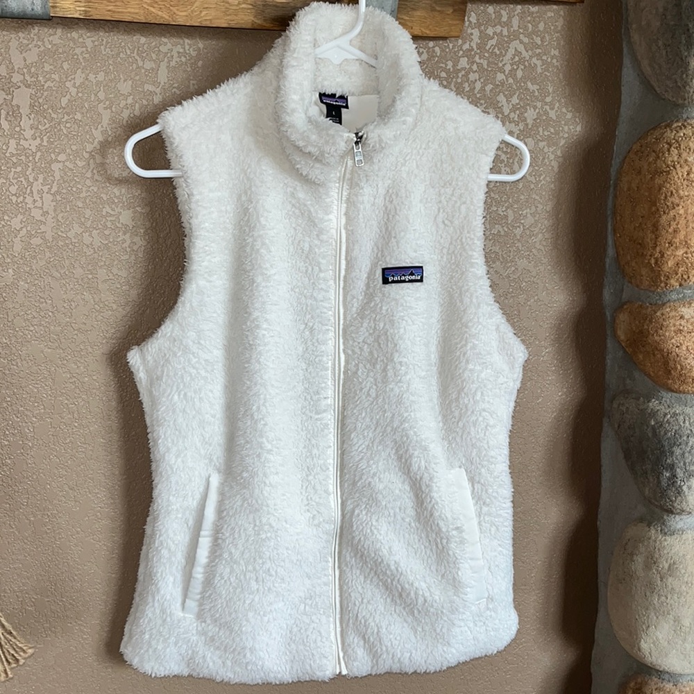 Patagonia - White Vest (Loved!)